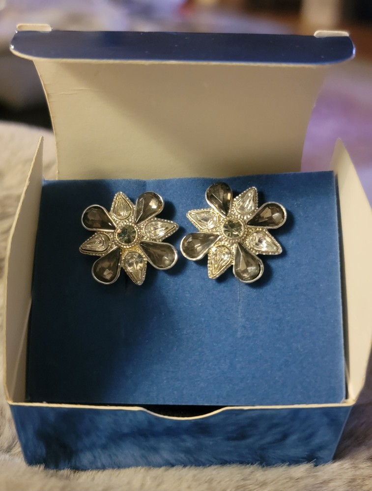 Avon Black Diamond Color Button Earrings Clip-on New in Box Vintage 2006