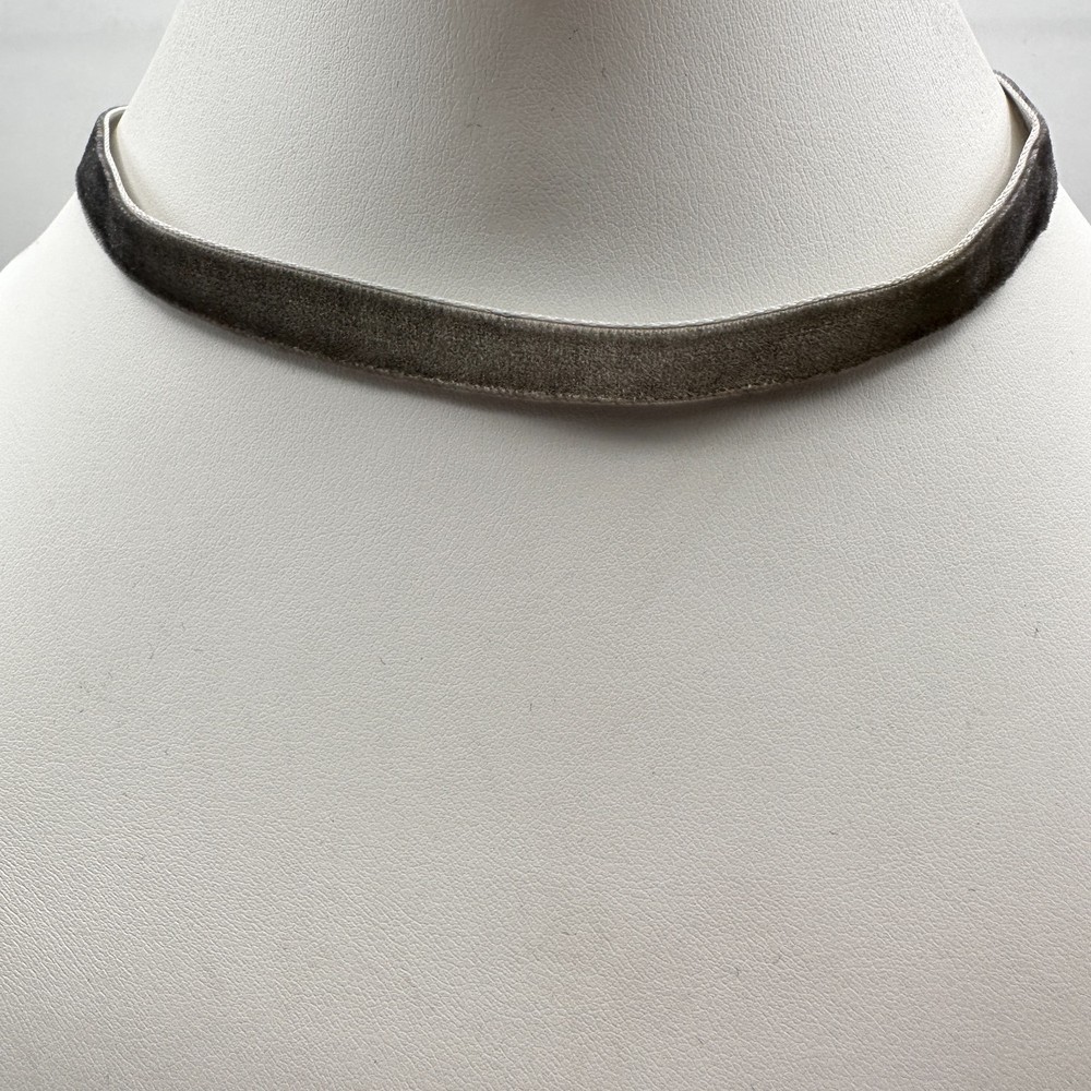 Vintage Y2K Grey Velvet Choker Necklace Silver Tone Adjustable Women's Jewelry