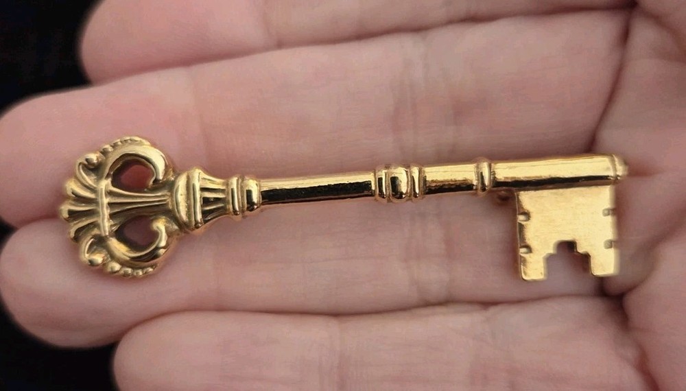 Vintage 1928 Skeleton Key Brooch Pin Gold Tone 2.5