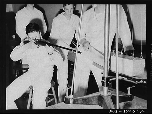 Photo:Annapolis, Maryland. Instruction in ballistics, U.S. Naval Academy