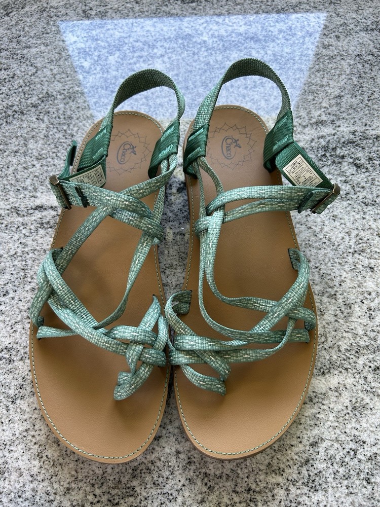 Chacos womens size 11 adjustable strappy outdoor sandals  