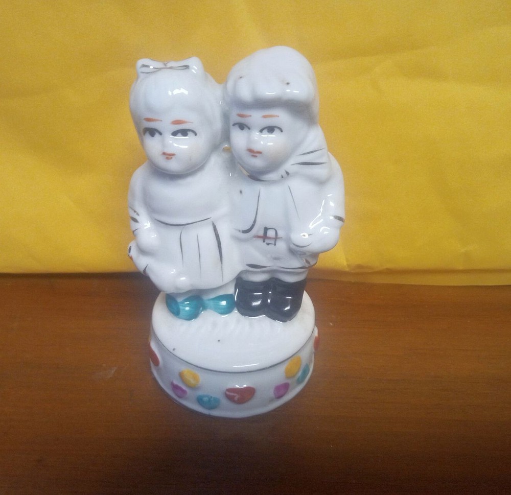 Vintage Boy & Girl figurine - 4