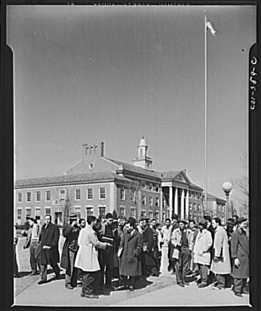 Photo:Washington DC Howard University Campus 1900s Students on Quad