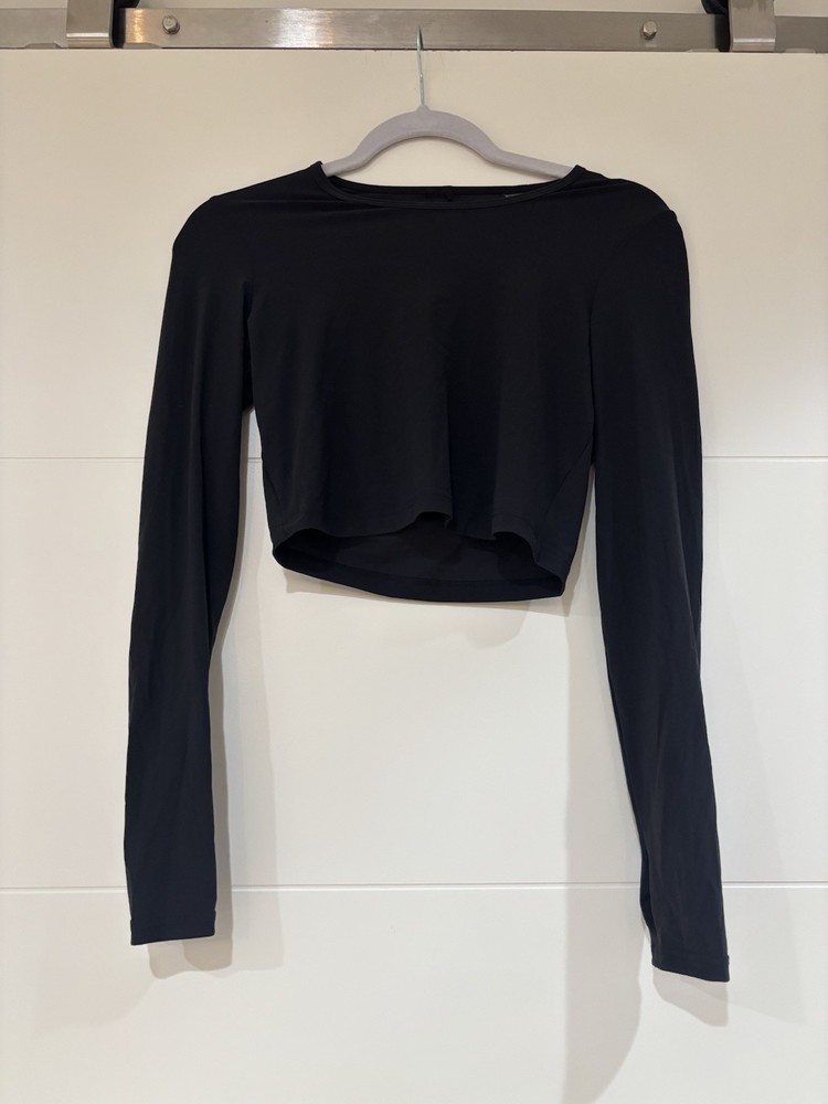 Beyond Yoga Performance Knit Resilient Open Back Cropped Pullover Black Size XS