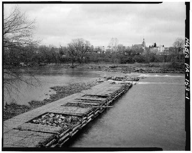 1. GENERAL VIEW - Lehigh Canal, Hokendauqua Dam, Lehigh River 300 feet north of