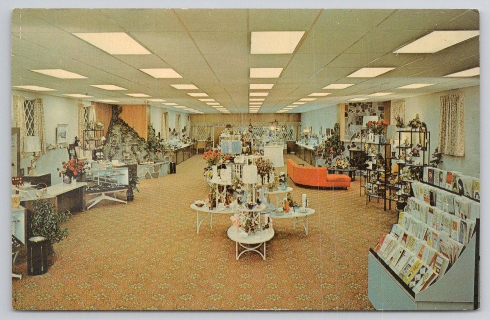 Dutch Wonderland Castle Gift Shop Lancaster PA Postcard 1960s Dexter Press
