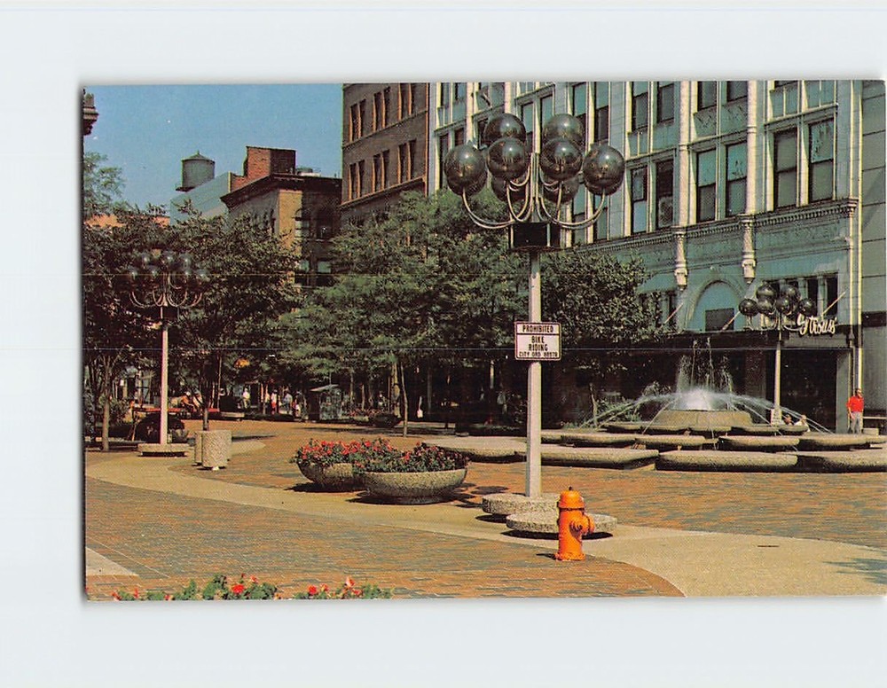 Postcard Youngstown Federal Plaza Youngstown Ohio USA