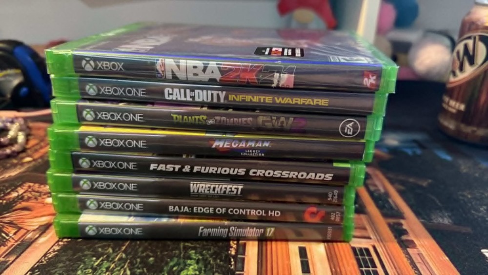 Lot Of 8 Xbox One Games NBA, Call Of Duty, Megaman, Plants, Farming, Fast, Wreck