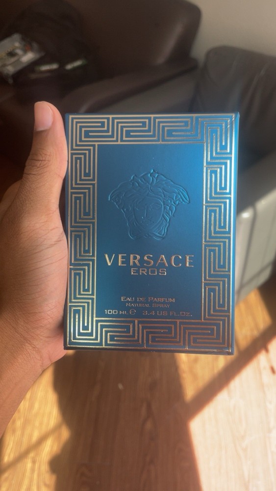 Versace Eros Eau de Parfum Spray for Men Regular Size 3.4 US fl oz