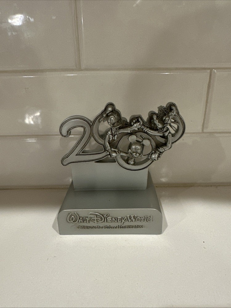 2000 Walt Disney World Celebrate Hand in Hand Cast Sculpture Mickey & Donald Goofy Friends Statue