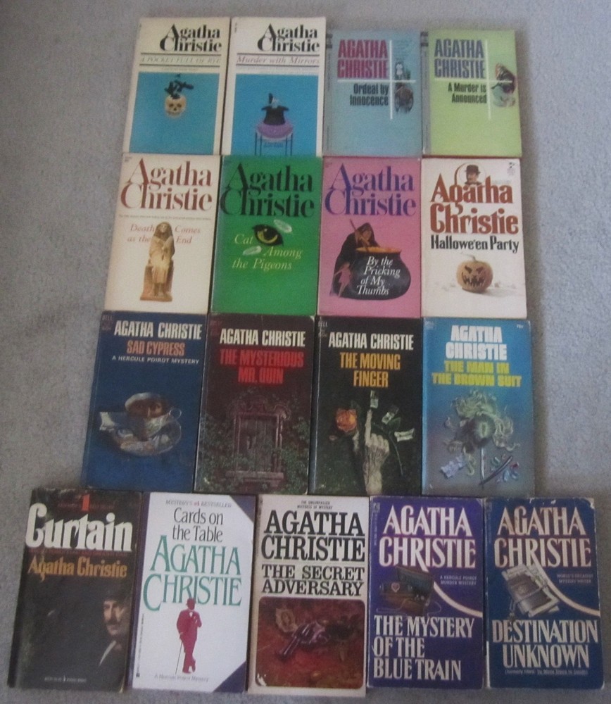 LOT OF 19 AGATHA CHRISTIE VINTAGE MURDER MYSTERY PB BOOKS