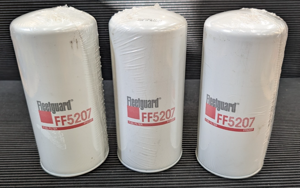 3 PACK FF5207 Fleetguard Fuel Filter Repl. Detroit 23530706 LFP815FN Wix 33118