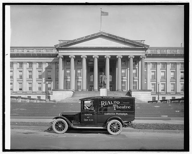 Photo:Washington D.C. Rialto Theatre Truck 1910s Treasury Building