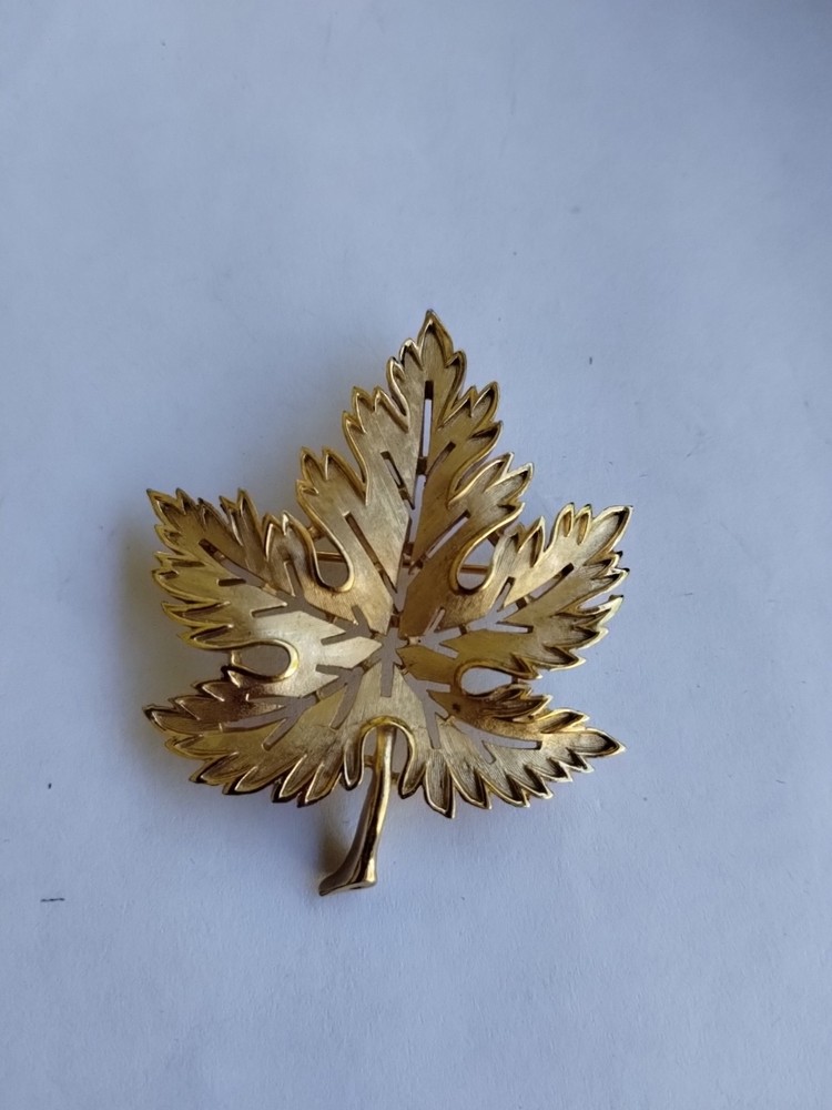 Vintage Gold Tone Crown Trifari Maple Leaf Brooch