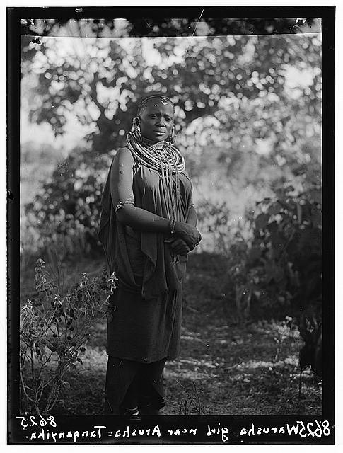 Photo:Tanganyika. Arusha. Young Warusha women