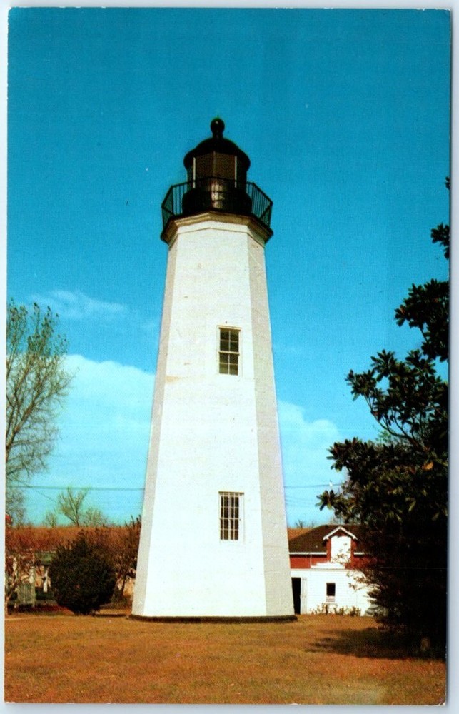 Postcard - Old Point Comfort Lighthouse, Fort Monroe - Hampton, Virginia