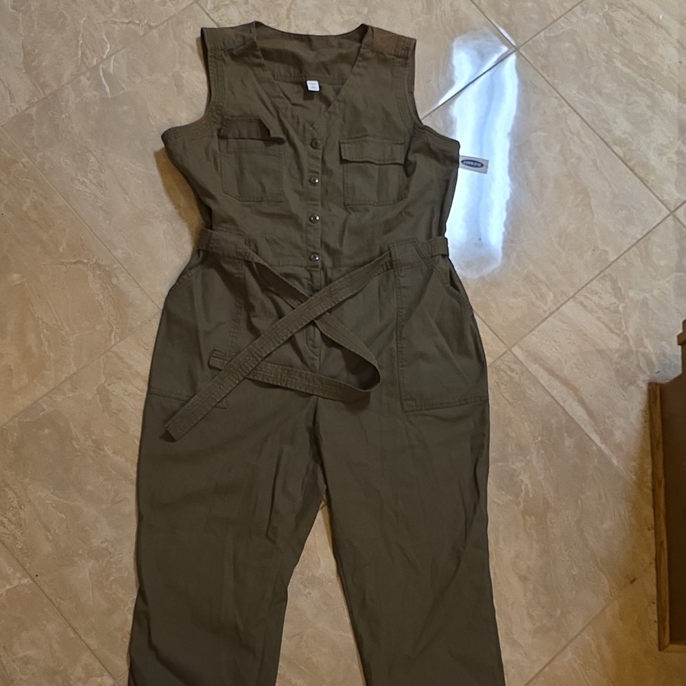 Old Navy Olive Sleeveless Belted Jumpsuit XL, Button Closure, Pockets