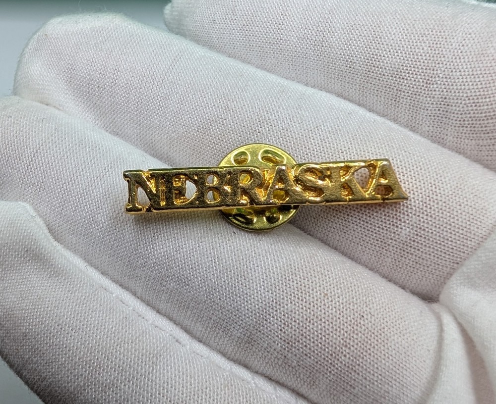 Vintage Nebraska State Name Script Gold Tone Souvenir Lapel Pin