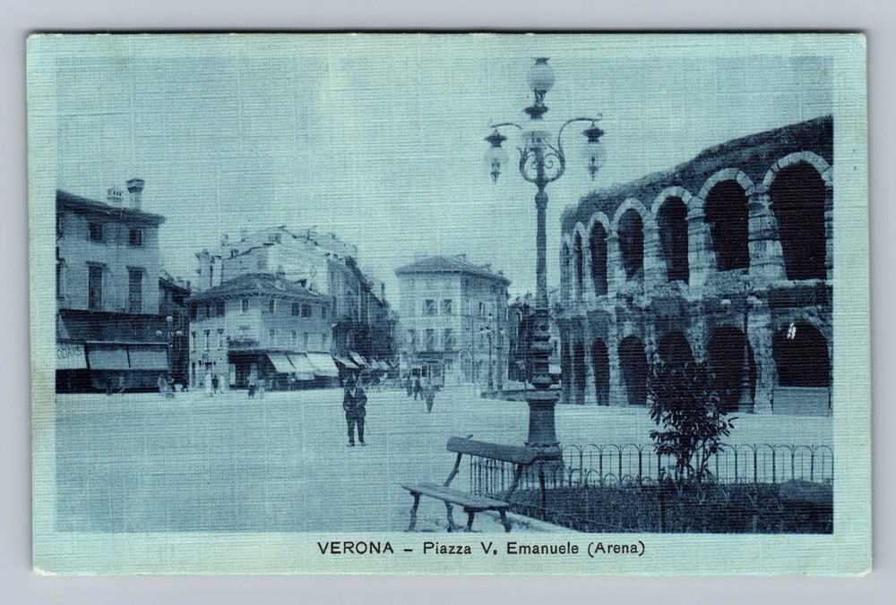 Italy- Verona Plaza V. Emanuele With Arena Standard Postal Old Vintage Postcard