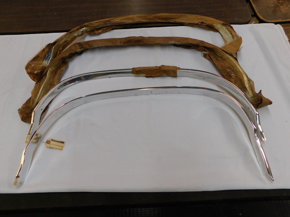 NOS OEM Ford 1979 1987 Mercury Grand Marquis Wheel Lip Mouldings 1980 1981 1982