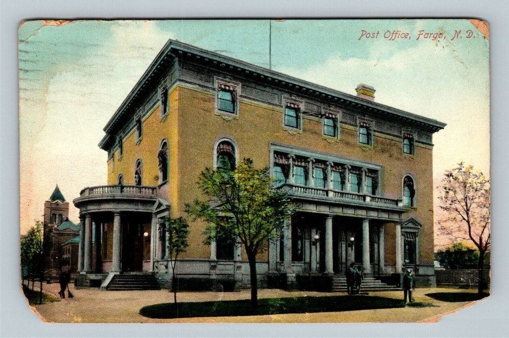 Fargo ND, Historic Post Office Building North Dakota c1910 Vintage Postcard