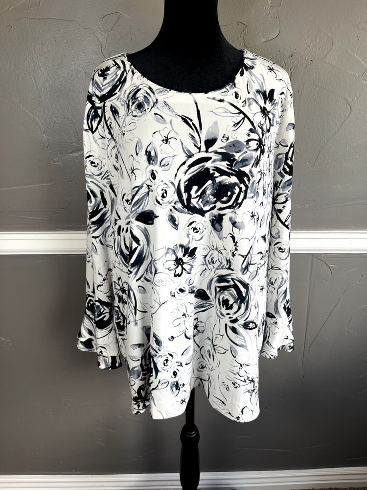 Karl Lagerfeld Women's Top Size XXL 2X White Liquid Knit Floral Long Bell Sleeve