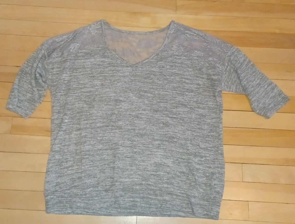 Women's Torrid Light-weight Short Sleeve Sweater Shirt Size Large