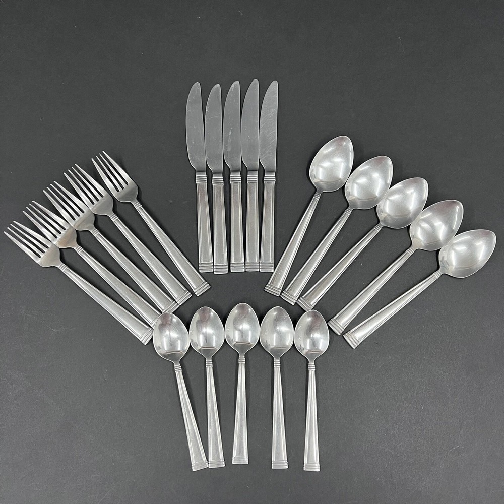 Farberware Set of 5 Stainless Silverware Center Ridge Flatware FRW39