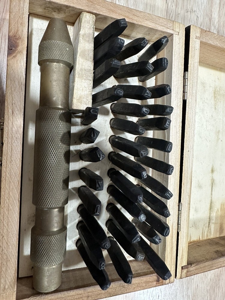 Personal stamping kit Punch of 36 letters and numbers