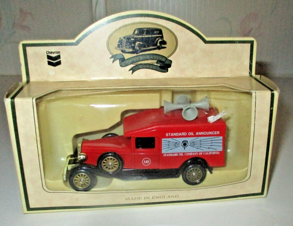 Chevron Commemorative Model Standard Oil Announcer Car 1:64 Diecast