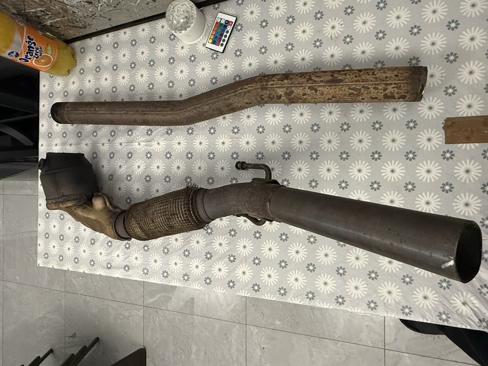 VW GTI MK5 2.0 Stock Downpipe With Catalytic Converter 200-2-009