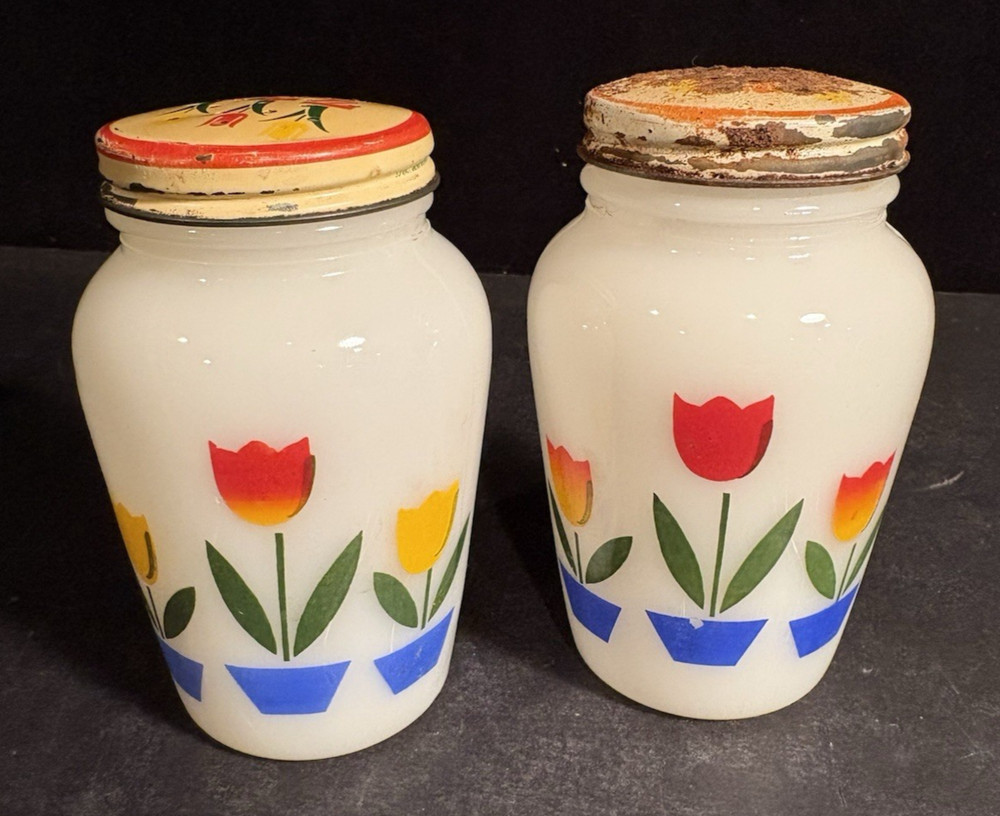PAIR Vintage Fire King Anchor Hocking TULIP Salt Pepper Shakers Original Lids