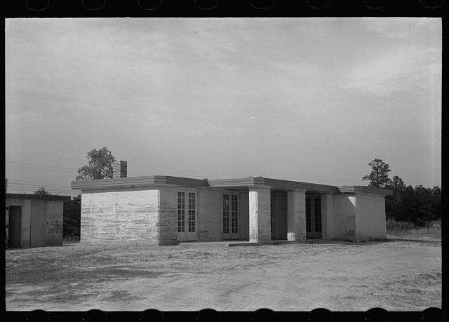 Photo:1930s Modernist House Exterior Building Photograph