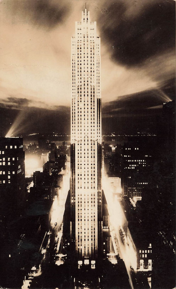 RADIO CITY ROCKEFELLER CENTER BUILDING @ NIGHT POSTCARD NEW YORK CITY 1930s RPPC