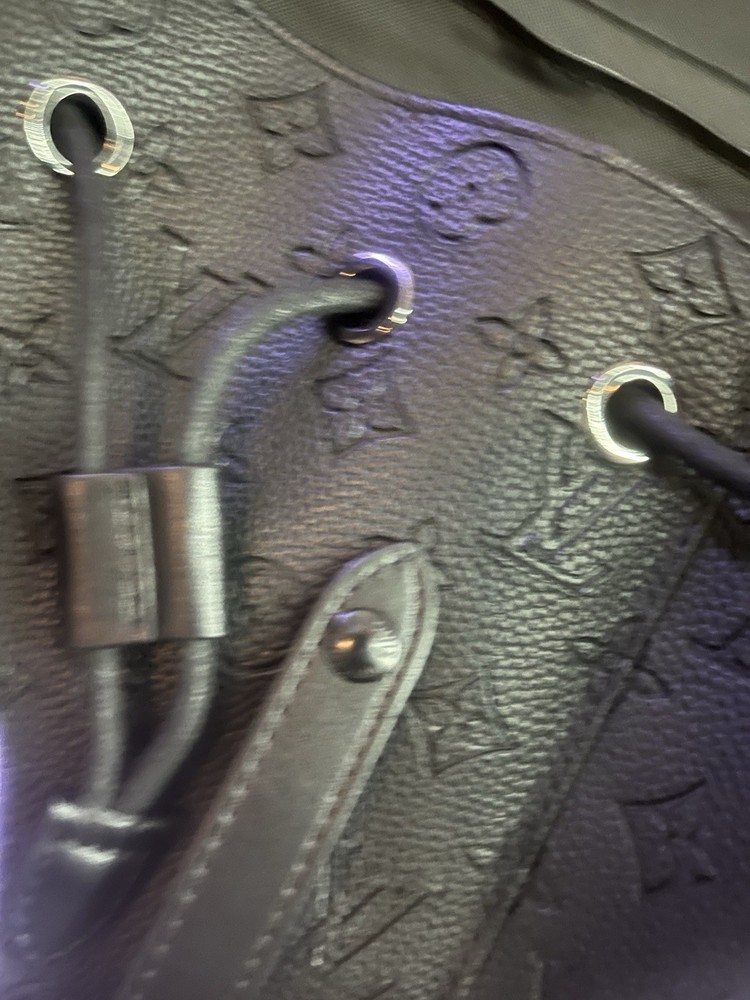 Louis Vuitton Luxury Handbags & Accessories