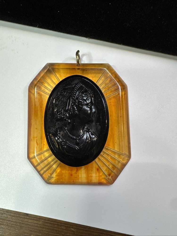 Large Vintage Apple Juice Bakelite & Black Celluloid Cameo Brooch