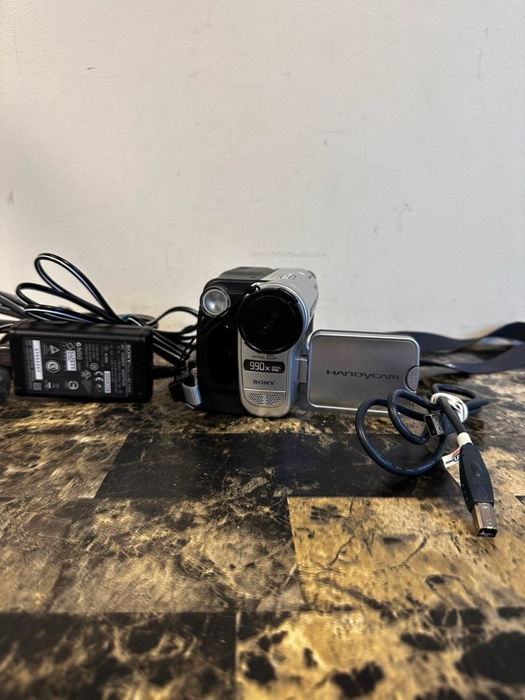 Sony Hi8 Handycam CCD-TRV138 Camcorder with Nightshot Tested & Working