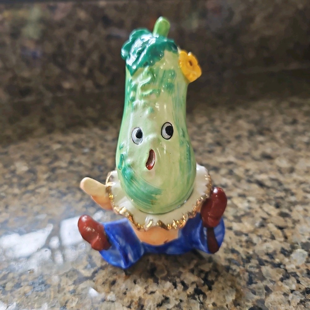 Vtg Anthropomorphic 2pc Cucumber Boy Vegetable People Salt & Pepper Shaker Set