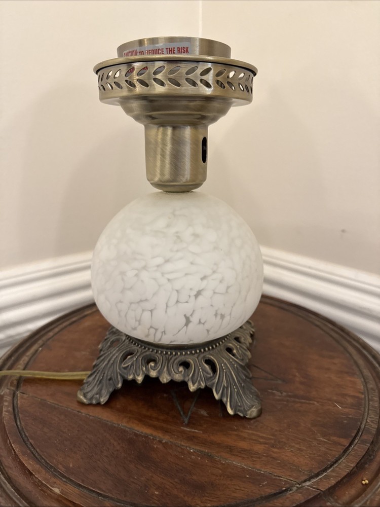 VTG Gone with The Wind Mottled Frosted Globe Hurricane Lamp Bottom Only