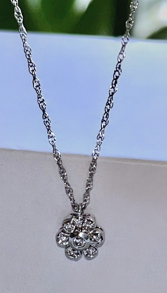 TESTED Estate 585 14k White Gold Halo Diamond Flower Pendant Necklace 17”