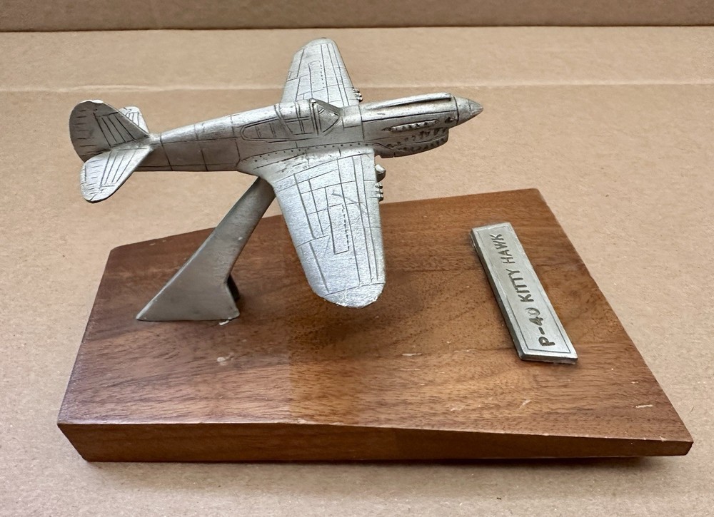 Curtiss P-40 Kitty Warhawk Pewter Airplane On The Stand Desktop Model
