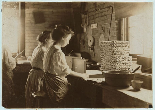 Photo:South Bend Indiana Folding Paper Box Co Girls 1908 Factory Workers