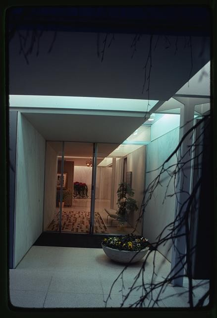 Photo:Columbus Indiana Miller House 1950s Terrace Detail