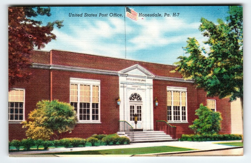 Vintage Linen Postcard United States Post Office Honesdale PA 1930s