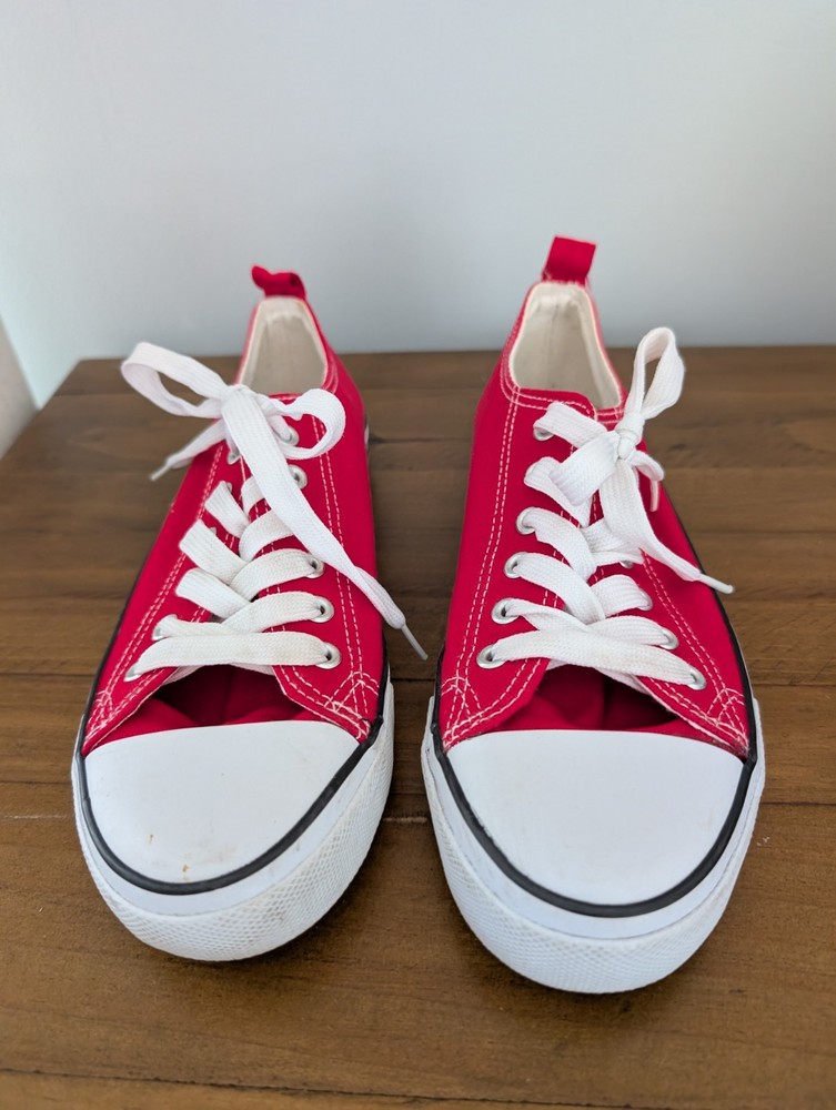 Epicstep Women's Red Canvas Low Top Lace Up Sneakers Size 9