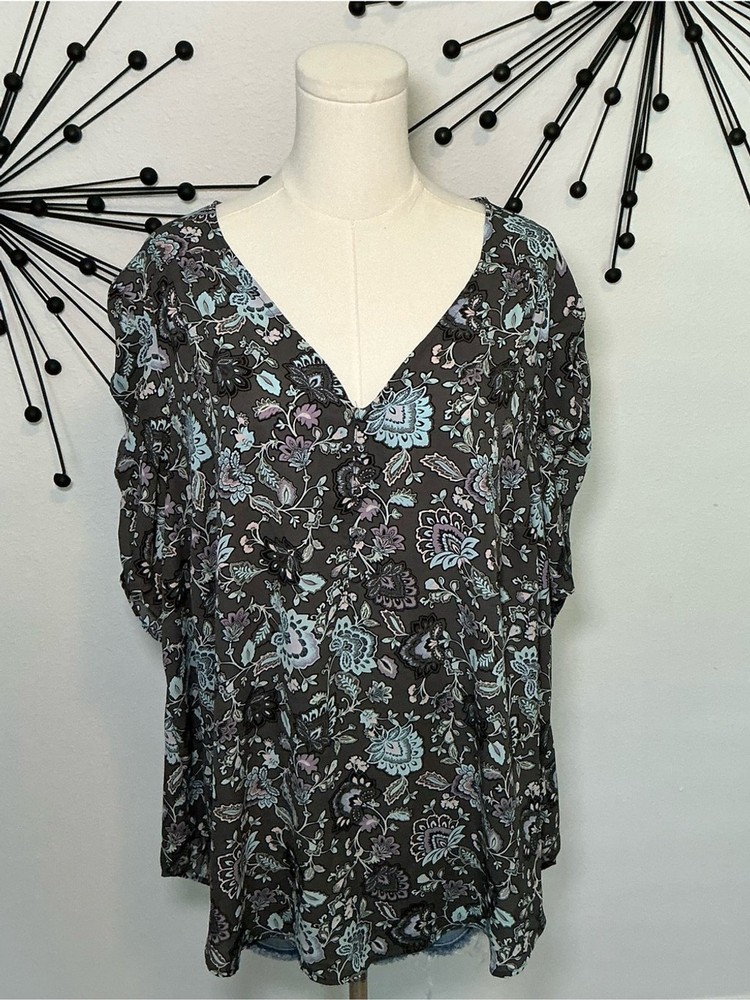 Torrid Harper Floral Blouse Size 3 Plus Size