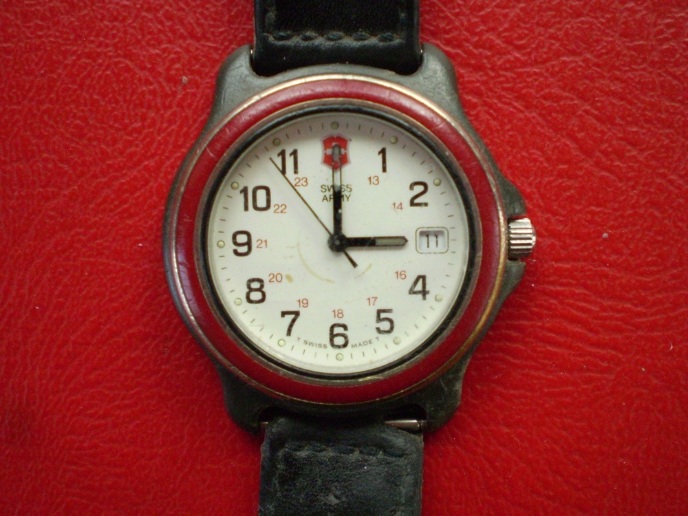 Swiss Army Watch Men 39mm White Dial /Black Tone /Date /Round  FOR PARTS