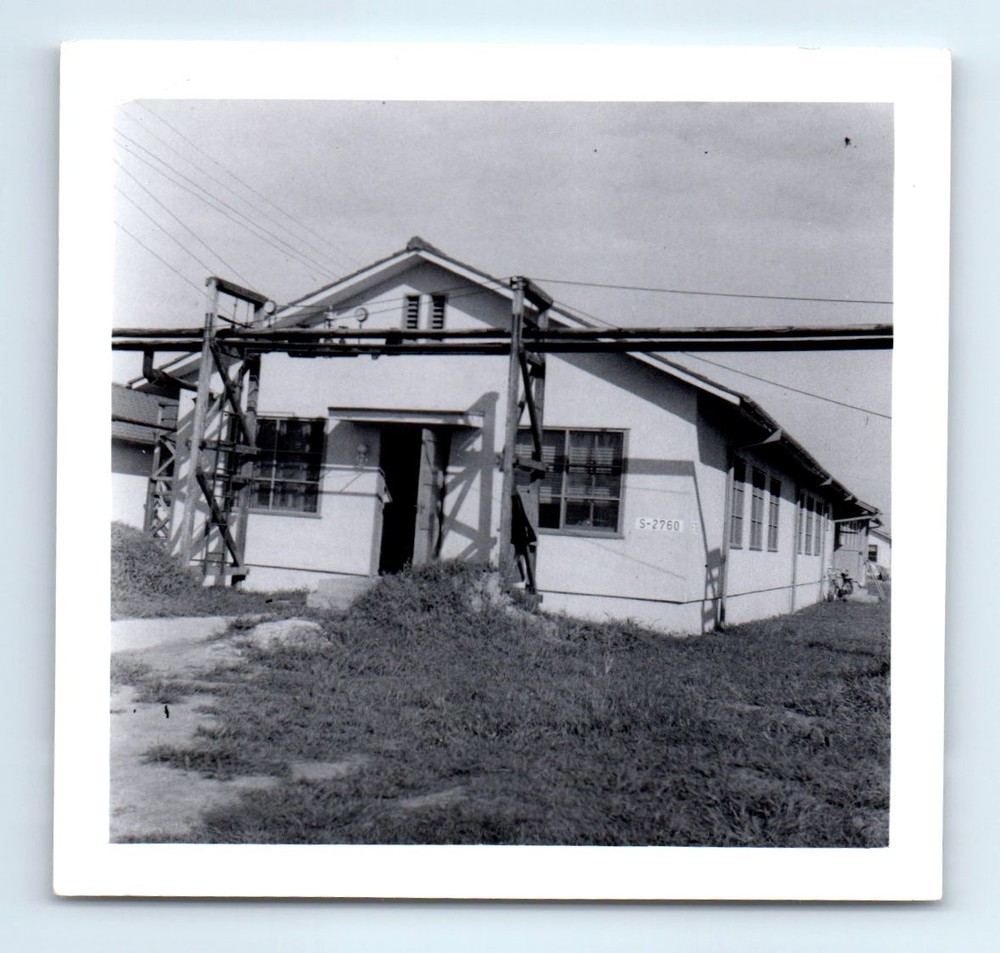 Old Vintage Square Photo CLOSE UP OF BUILDING ANTIQUE SNAPSHOT PHOTOGRAPH