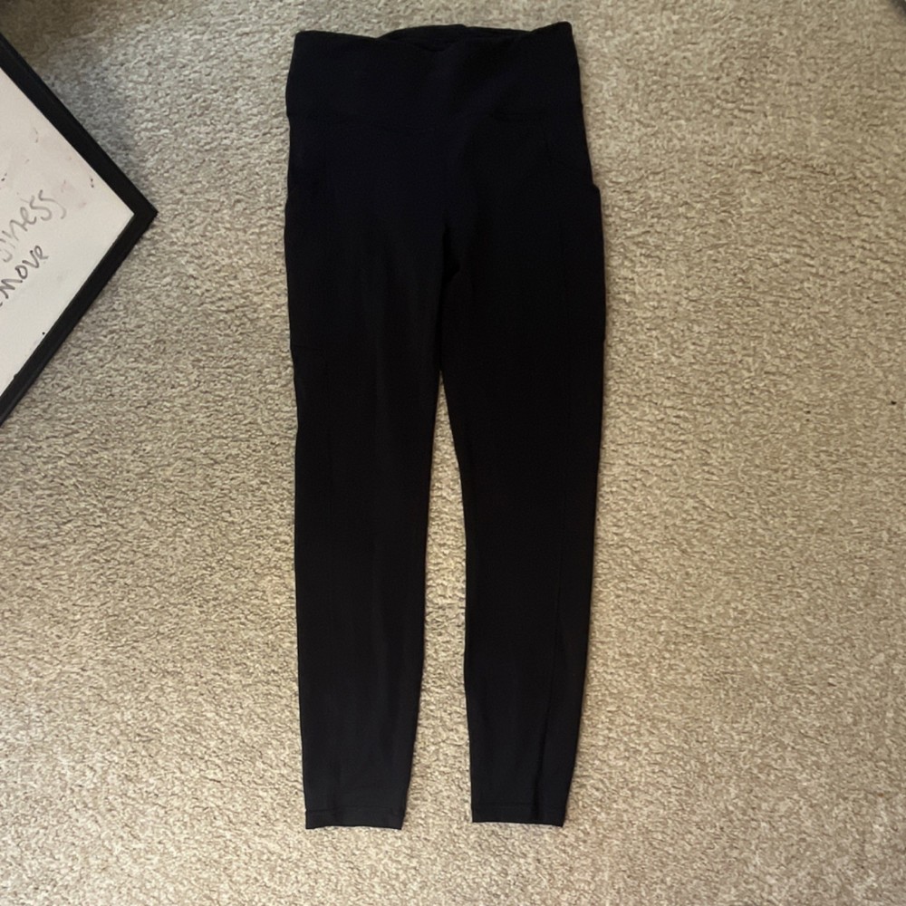 Lululemon Women's Black Ankle Leggings Size M Regular Fit Solid Logo