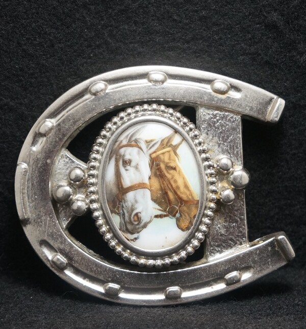 WJ01151 *NOS* VINTAGE 1970s *TWO HORSE HEADS* WESTERN ANIMAL FASHION BELT BUCKLE